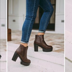 Fabia booties- brown